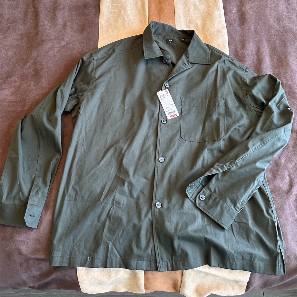 Uniqlo men’s large cotton twill long sleeve shirt dark green